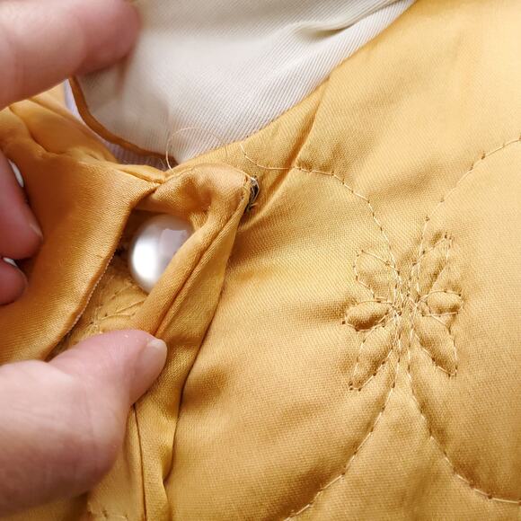 Vintage Rhapsody by Glazier Gold Robe House Coat Jacket Satin Puffy Quilted M/L - Picture 7 of 16